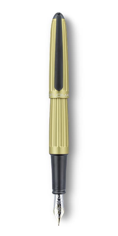Stilou DIPLOMAT Aero, cu penita M, aurita 14kt. - champagne