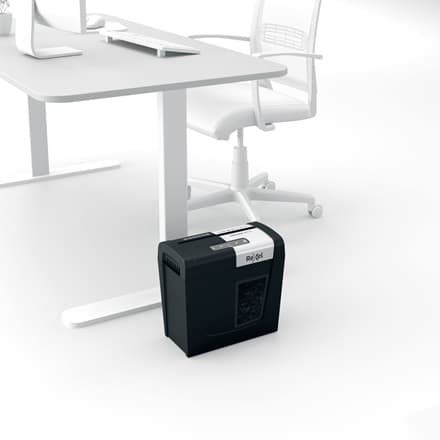 Distrugator documente manual REXEL SECURE MC3, P5, micro-cut (particule), 3 coli, 10l, negru-arginti